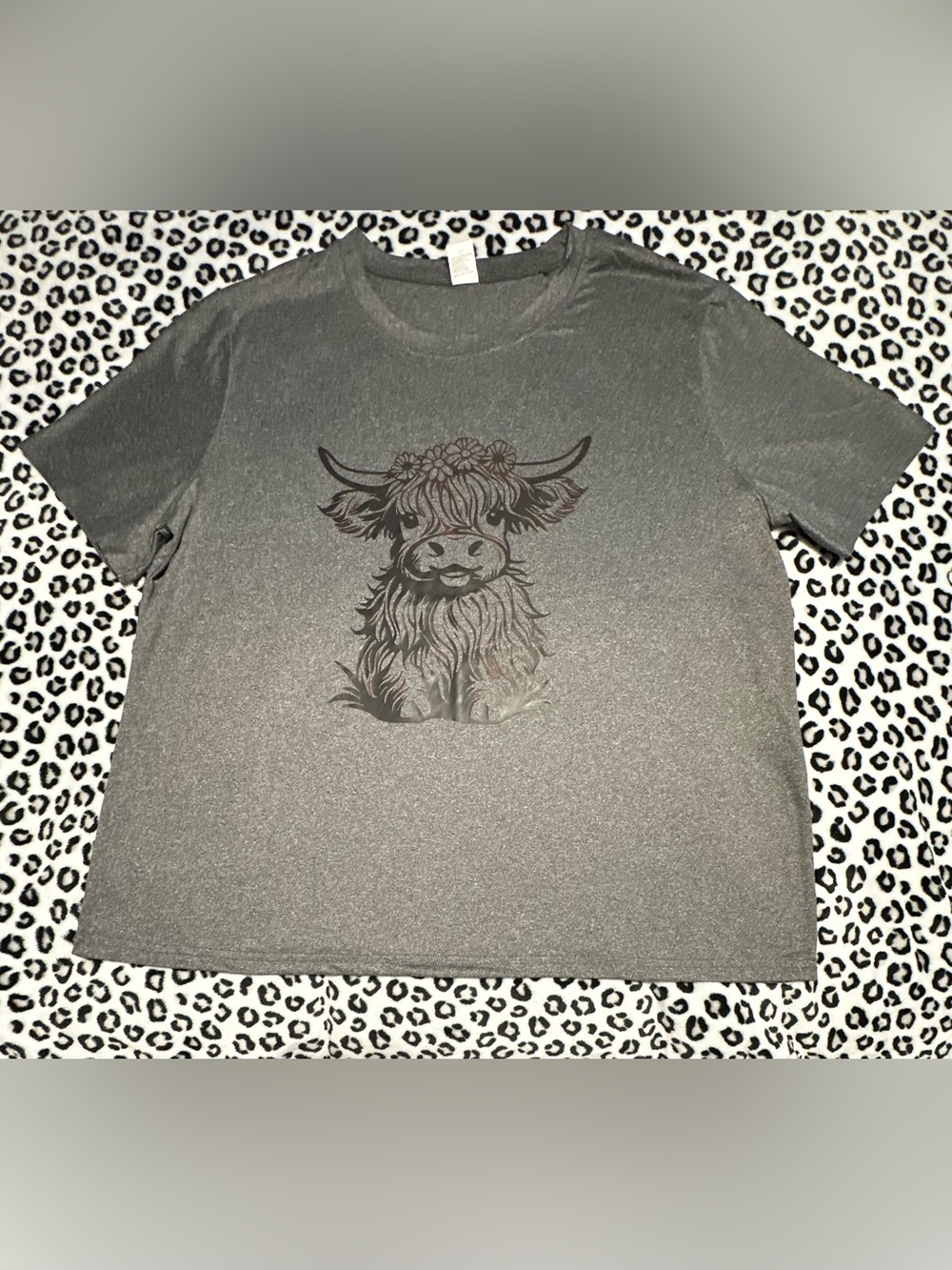 NWOT Highland Cow Graphic Print Tee  Floral  Detail Western Festival Cowgirl